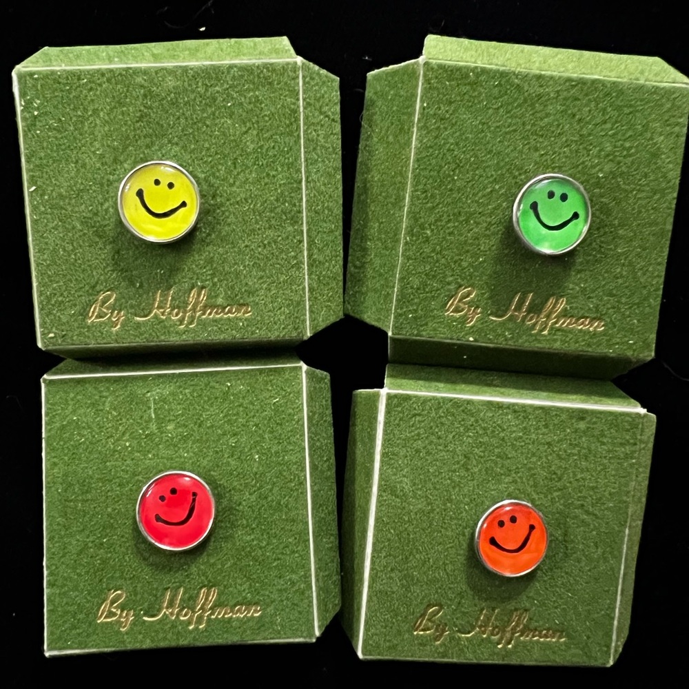 Yellow , green , pink or orange 🙂 pin